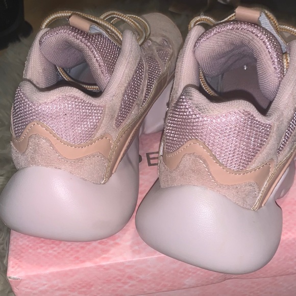 Comfy baby pink runners - Picture 7 of 8